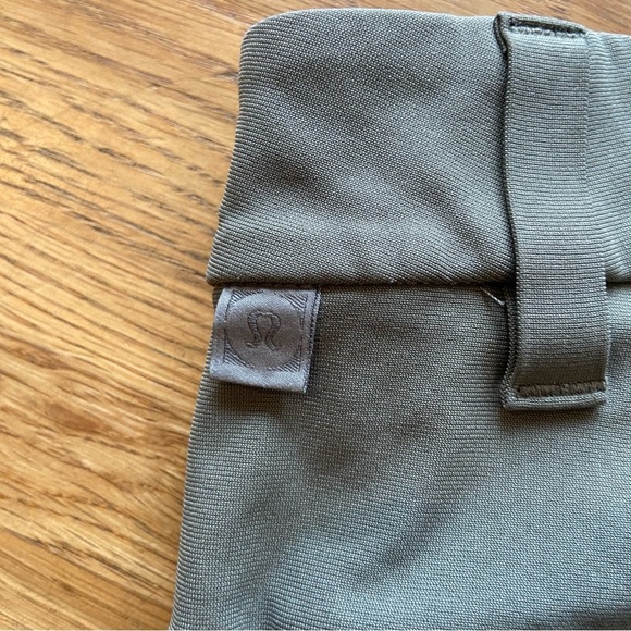 Lululemon mens green shorts EUC size 30 - Picture 8 of 11